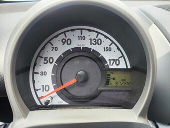 Peugeot 107 1.0i 2009 - 7