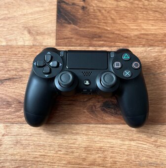 Playstation 4 Pro 1TB (CUH-7216B) černá - 7