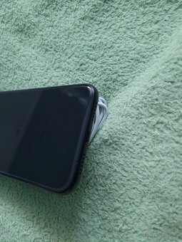 iPhone XR 64gb - face id nejde - 7