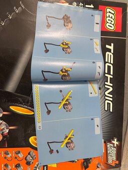 Lego Technic 42030 Volvo kolový nakladač - 7