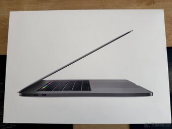 Apple MacBook Pro 15" (2019, i7, 16GB, 256GB) - 7