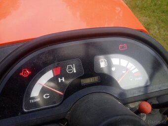 Kubota sekací traktor - 7