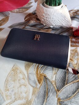 Peněženka Tommy Hilfiger a kabelka LV - 7