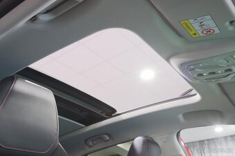 MG EHS PHEV Luxury 1.5 190kW AUT. / Záruka 2 roky - 7