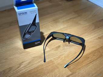 Projektor EPSON EH-TW5200 +stropní držák + 3D brýle - 7