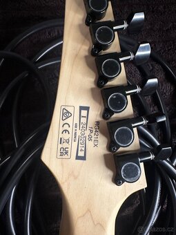Ibanez RG421EX + kabel Fender 2m – připravená na jízdu - 7