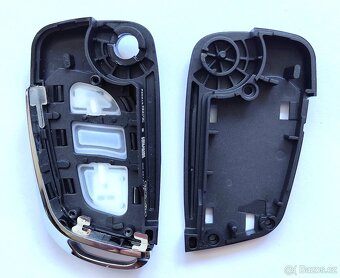 Klíč Citroen Peugeot 2 / 3 tlačítka.  Starší provedení s log - 7