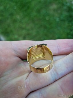 Zlatý prsten - kůň s podkovou 6,88g - (68) - 7