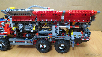 LEGO 42068 Letištní záchranné vozidlo - 7