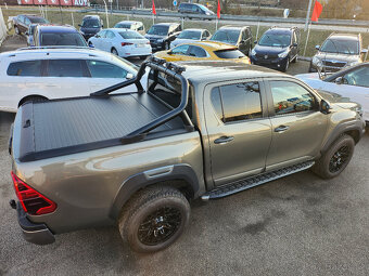 TOYOTA HILUX INVINCIBLE DOUBLE CAB, 2,8D - 4D 150 KW - 7