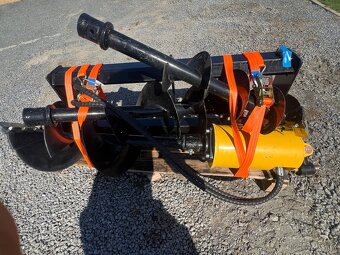 půdní vrták noví na smykovy nakladač - 7