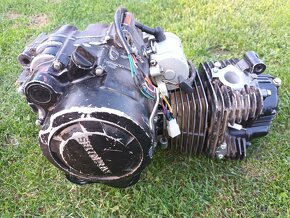 YUKI 250 ccm motor - 7