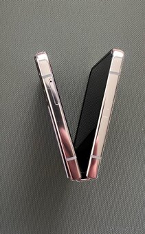 Samsung Galaxy Flip 4 8/128Gb - 7