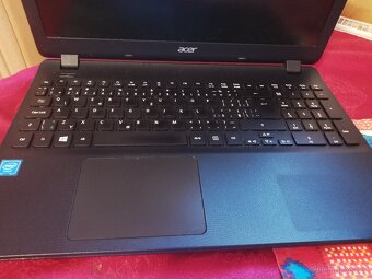 Acer Aspire ES1-571 Full HD displej - 7