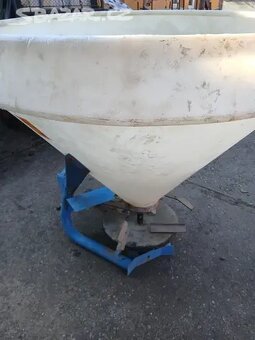 Prodám rozmetadlo za malotraktory a traktory viz fota - 7