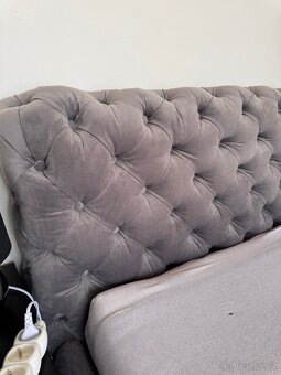 Manželská postel KARE Design - 7