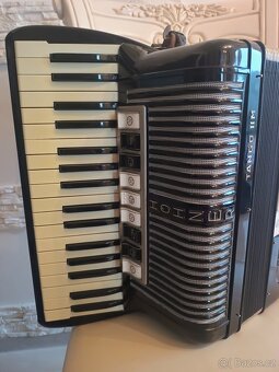 Opravář prodává  akordeon Hohner 96 basů - 7