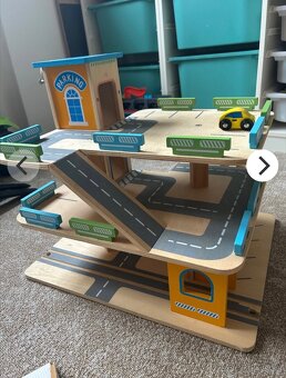 Učící věž + dřevěné parkoviště - 7