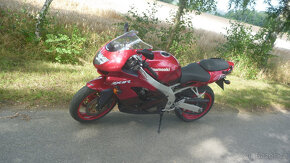 Kawasaki ZX9R - 7
