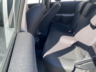 Toyota Yaris 1.0 VVT-i , 51 kW benzín, 2011 - 7