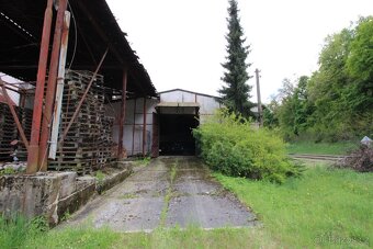 Nabízím k prodeji komerční areál o celk. rozměrech 2671 m2 - 7