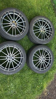 Peugeot 5x108 245/ 40 R17 - 7