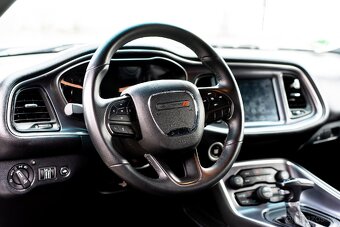 Dodge Challenger 5,7 R/T HEMI r.v. 2019 najeto 34 tkm - 7