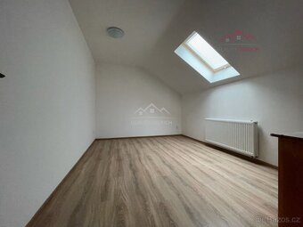 Exkluzivní nabídka podkrovního bytu 3+kk (72 m2) Ruská, Chom - 7