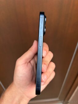 PRODÁM IPHONE 15 PRO 256 GB - TOP STAV - 7
