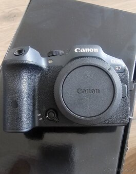 Canon EOS R7 - 7