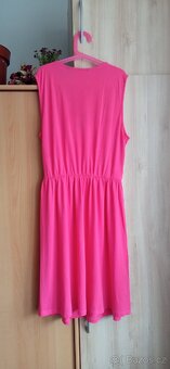 RŮZNÉ ŠATY VÝBĚR V GALERII KUS 50KČ - 7