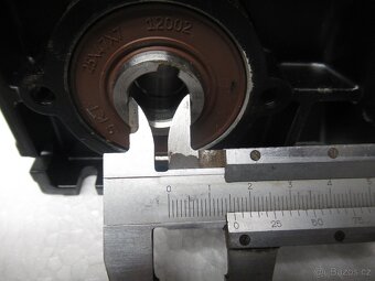 SEW-NOVÁ úhlová elektropřevodovka 400V.0,12kw.otáčky 23min. - 7