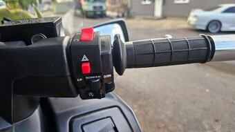 Suzuki Burgman 650 Executive r.v. 2011 - 7