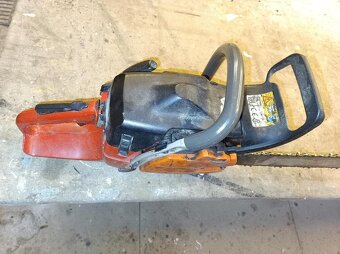 Prodám motorovou pilu Jonsered CS 2159 - 7