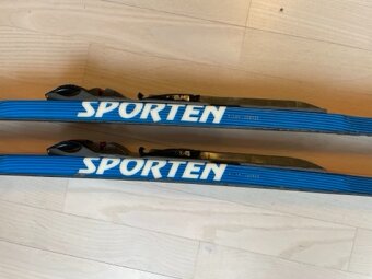 Běžky Sporten Bohemia XS, boty Salomon, hole Swix – set - 7