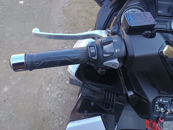 Honda Forza 125 - 7