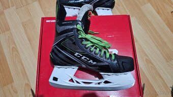Brusle CCM Ribcor 86K (vel. 45) - 7