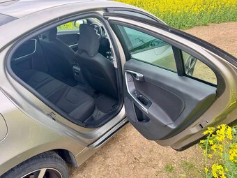 Volvo S60 (2011) - 7