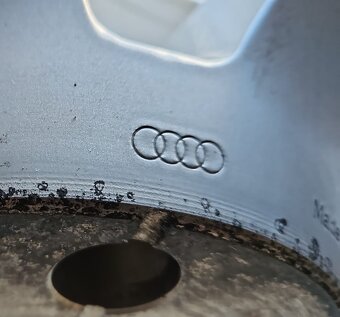 Audi Q7 Alu kola R18 - jako nové - 7