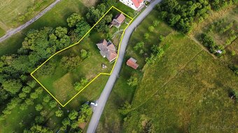Prodej rodinného domu ve Slopném s rozsáhlými pozemky - 7