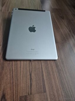 Apple iPad 5.generace 32gb Wifi + Cellular - 7