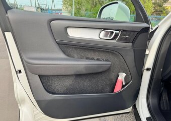 Volvo XC 40 D4 AWD Momentum Intro Edition - 7