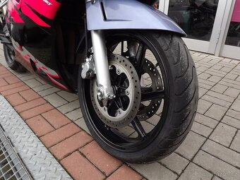 Honda CBR 600F - 7