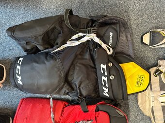 Hokejová výbava - 7