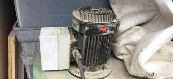 Odsávačka pilin Urban U-2000 , r.v. 1997 - 7