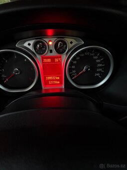 Prodám Ford Focus 1.8 hatchback - 7