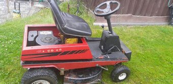 Zahradní traktůrek MTD - 7
