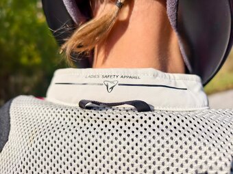 Damska perforovana bunda na motorku. - 7