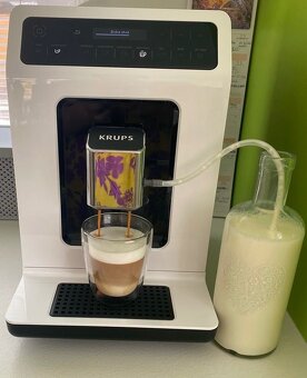 Prodám Automatický kávovar Krups Evidence EA890110 - 7