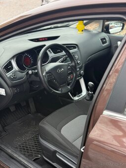 Kia Ceed 1.6 CRDi 94 kW Manuál 2012
- 7